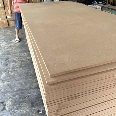 Einfache Mdf Roh-Laminierte Melamine Mdf Board 18mm Holz Handwerk Mdf 3mm 15mm 18mm für Innenräume