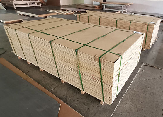 Moderne Innendesign 1220*2440mm 18mm 3mm 12mm MDF-Laminatplatte Melamin-MDF-Platte